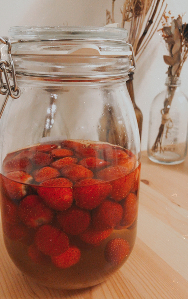 草莓酒ＤＩＹ這樣做｜簡單自釀香濃草莓酒，預約春天的微醺